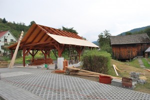 multifunkčný prístrešok altánok